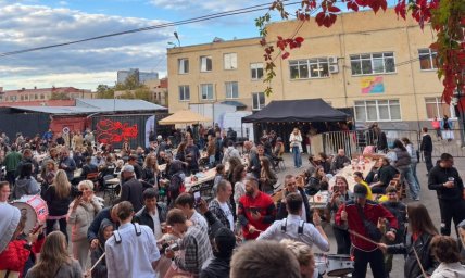 Шестьсот литров напитков выпили на Гастрофесте Раки в Москве Шестьсот литров напитков выпили на Гастрофесте Раки в Москве